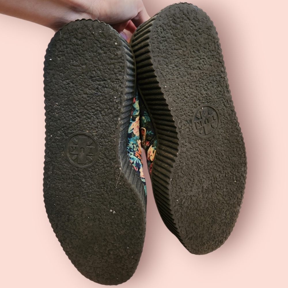 TUK Floral Platform Women's Shoes - Black and Pink - Picture 3 of 4
